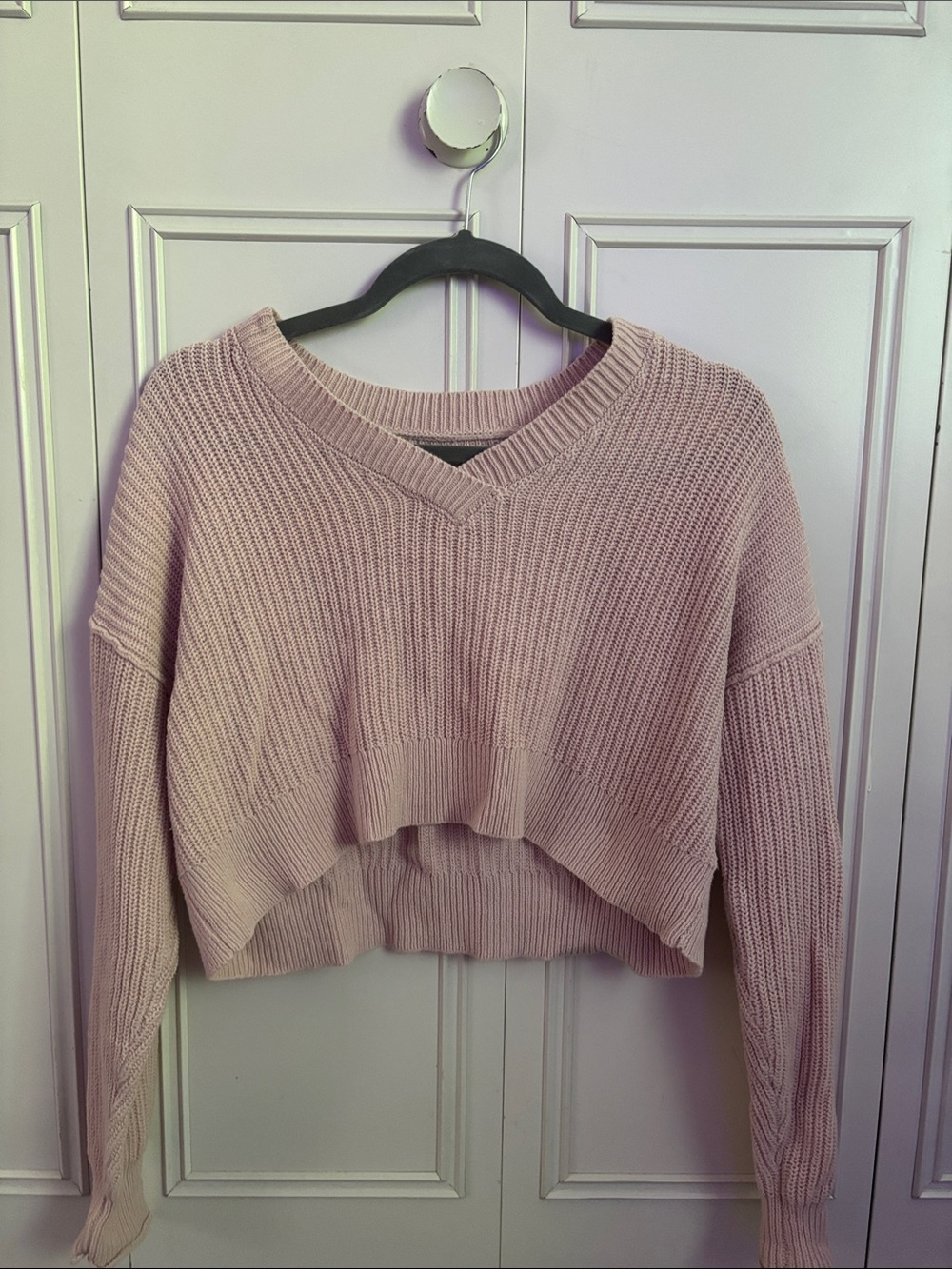 Aeropostale Light Pink Cropped V‑Neck Long Sleeve Sweater